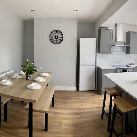 Willa Gateway Getaway In Horsforth Sleeps 7 Leeds  Zewnętrze zdjęcie